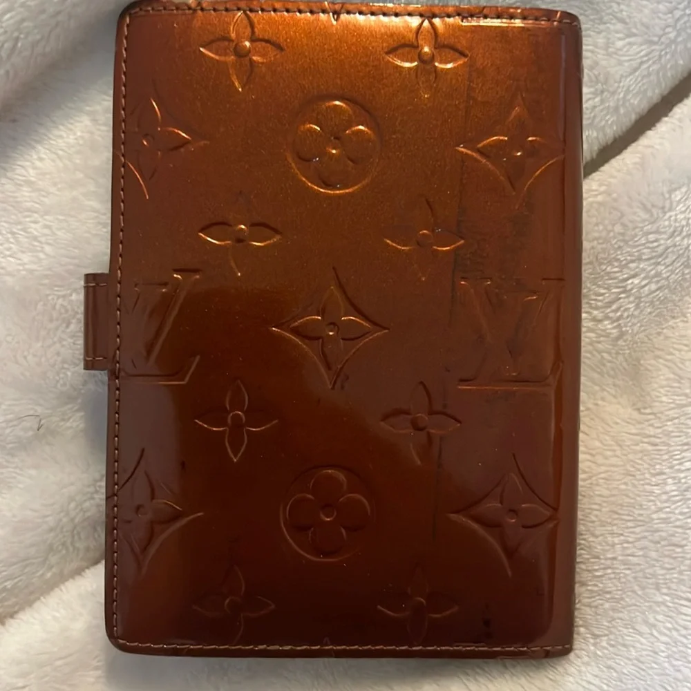 Authentic Louis Vuitton Vernis Agenda - Picture 2 of 13